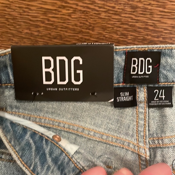 Never worn urban outfitters jeans (selling because they don’t fit) - Picture 2 of 5